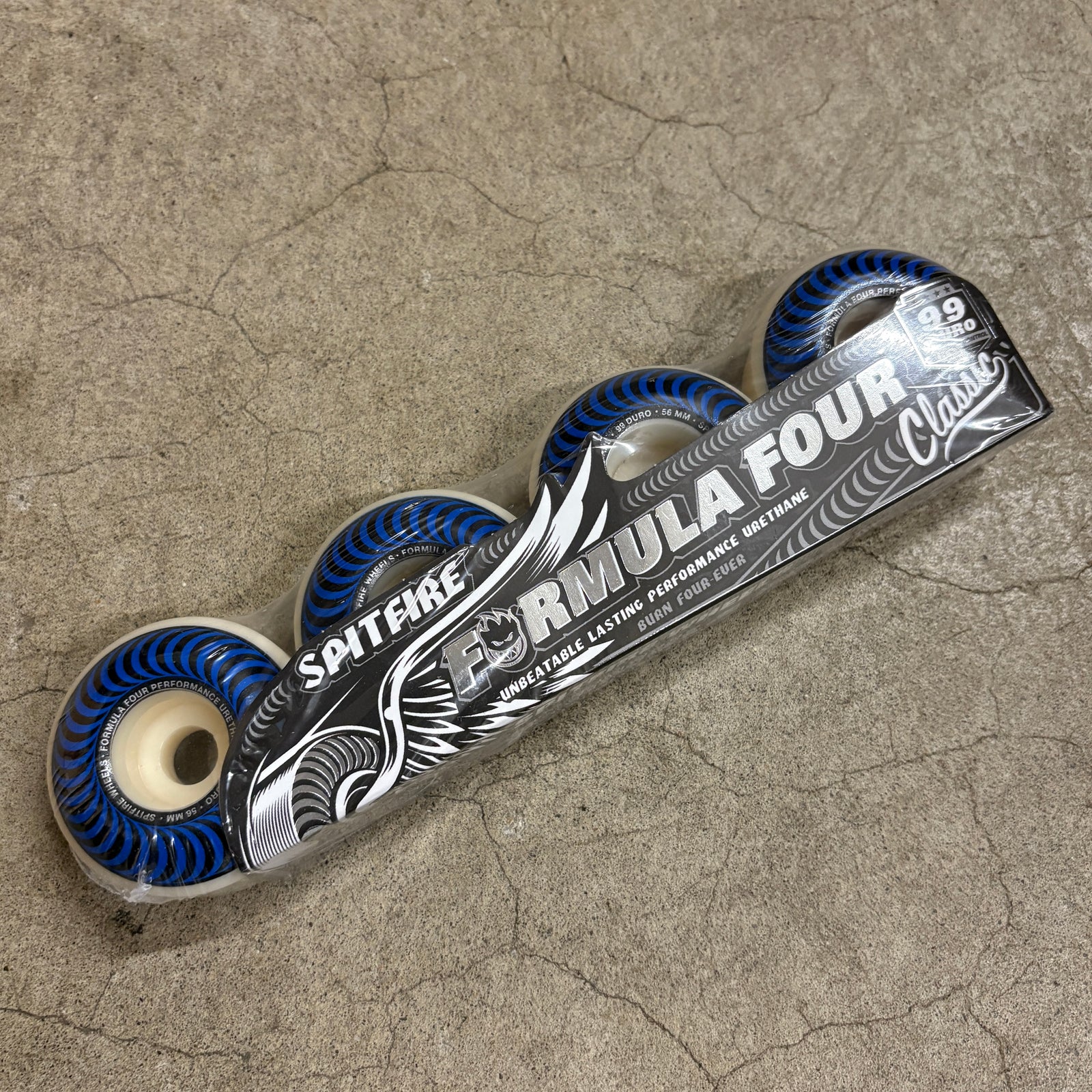  - Classic Formula 4 99D 56mm (White/Blue)