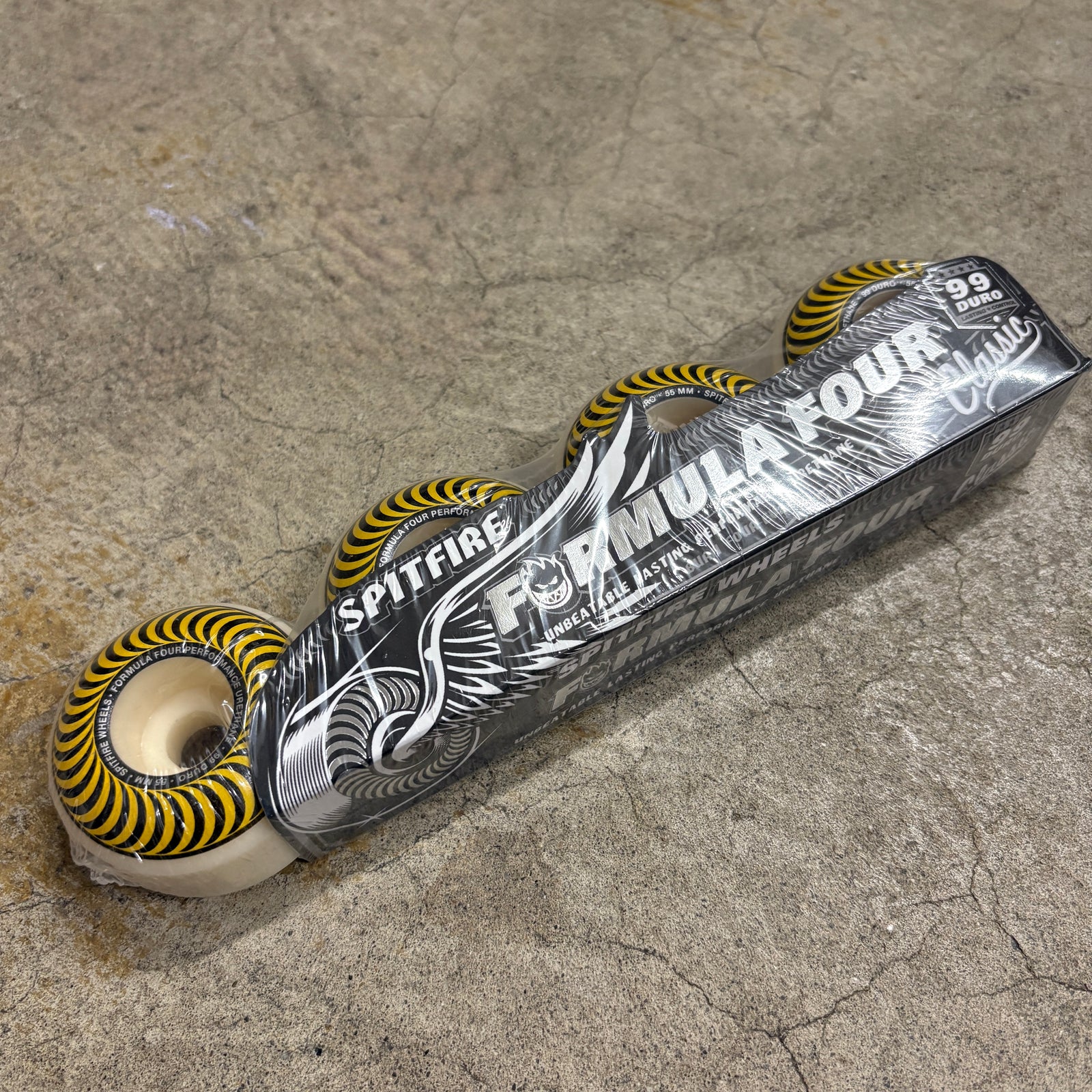  - Classic Formula 4 99D 55mm (White/Yellow)