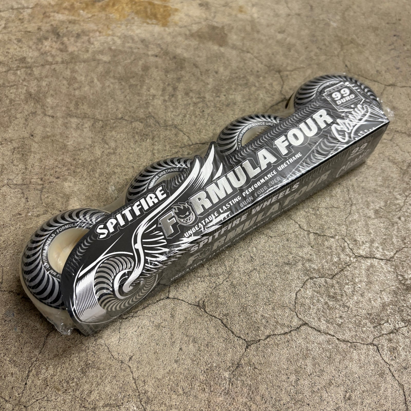  - Classic Formula 4 99D 54mm (White/Silver)