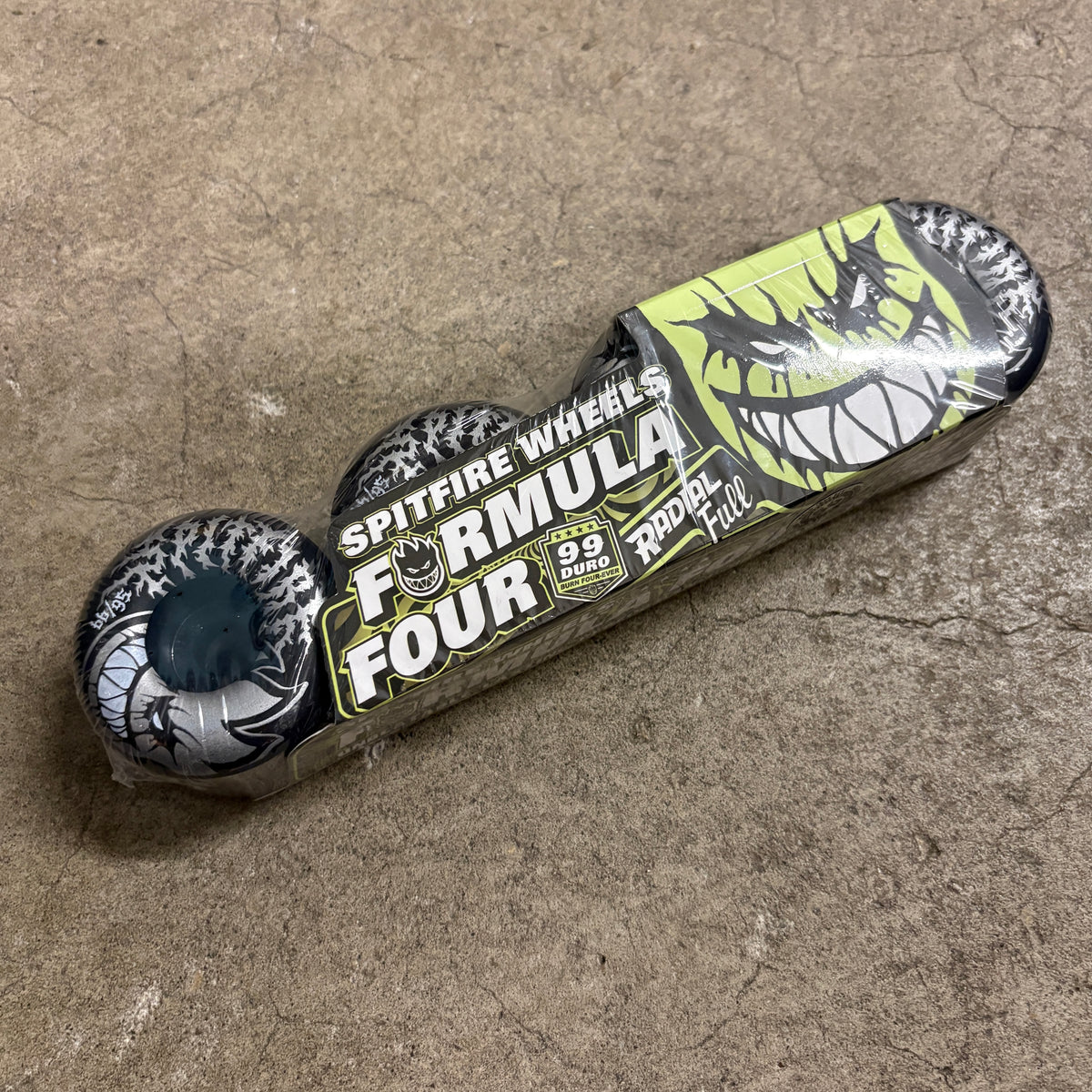 Spitfire F4 99 Deathmask II Black Radial Full Wheels 56mm