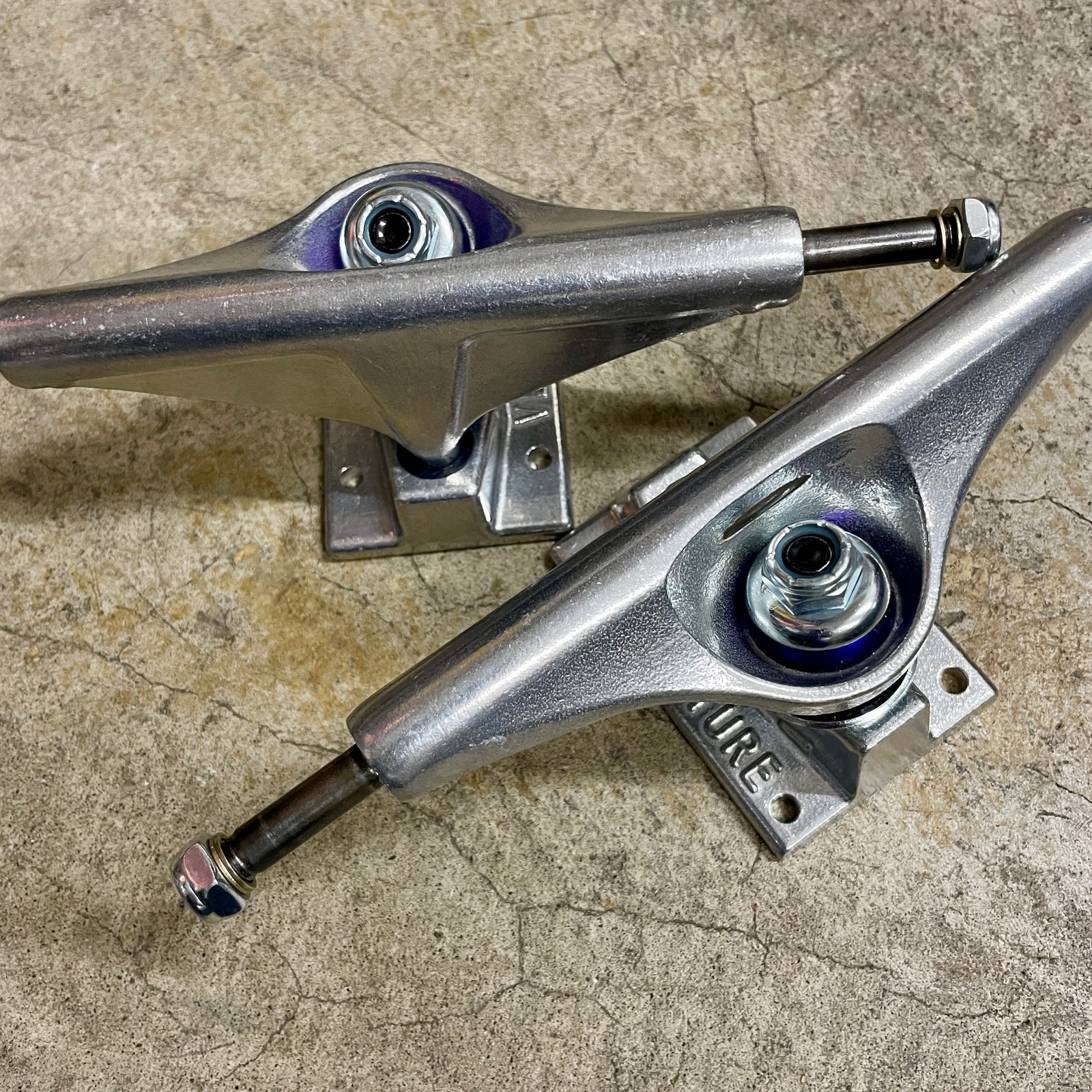  - Venture Hi Polished Truck