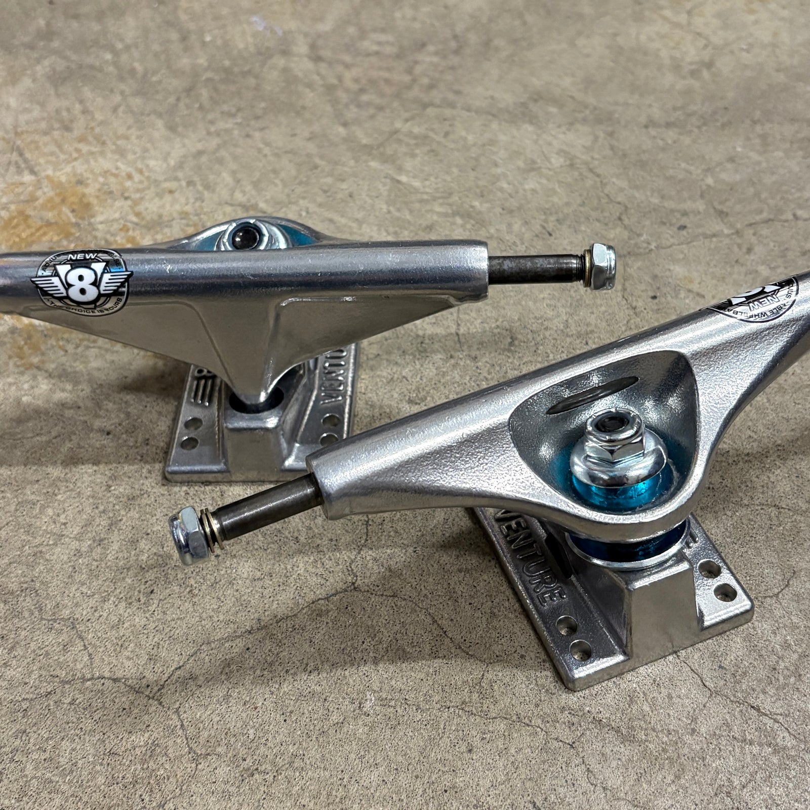  - Venture V8 Polished