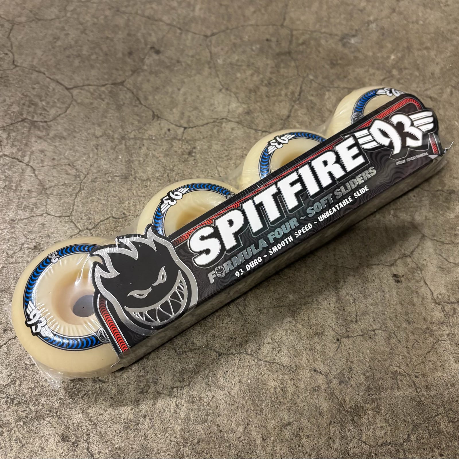  - Classic Formula 4 93D 56mm (White/Blue)