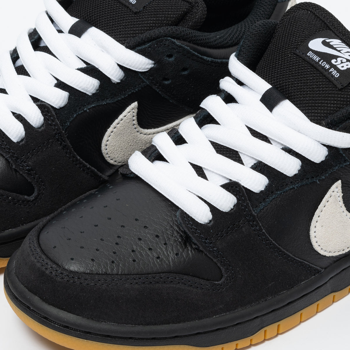 Dunk Low (Black/White/Black)