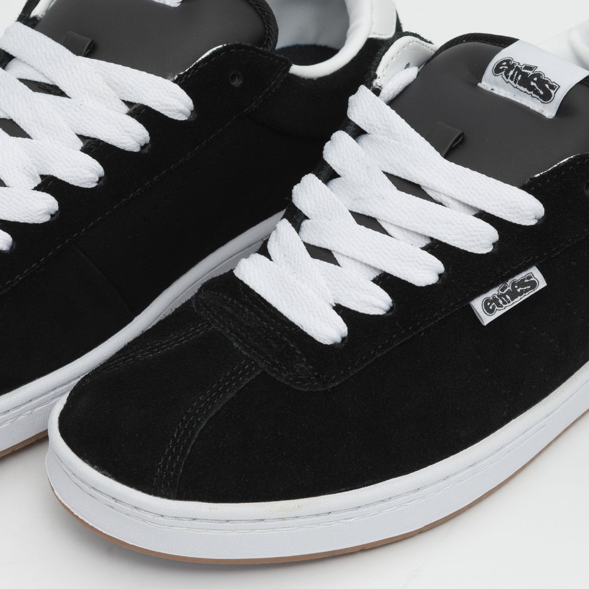 Scam (Black/White)
