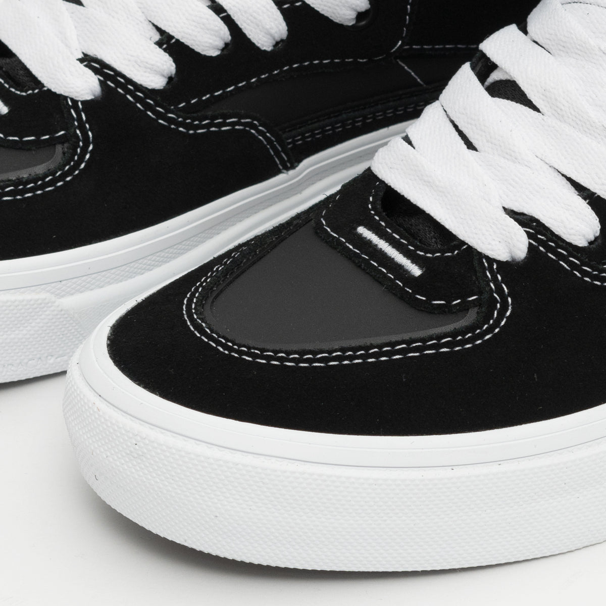 Skate Half Cab Wafflecup (Black/White)