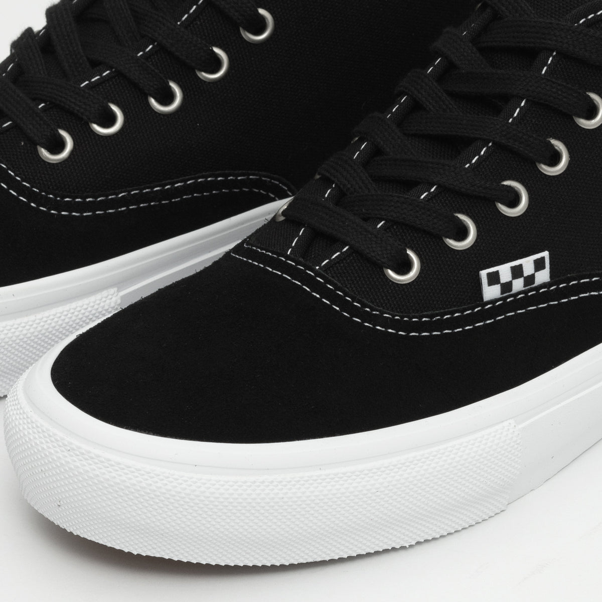  - Skate Authentic Mid (Black/White)