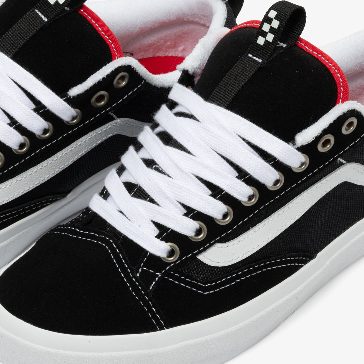 Skate Old Skool 36 + (Black/White)