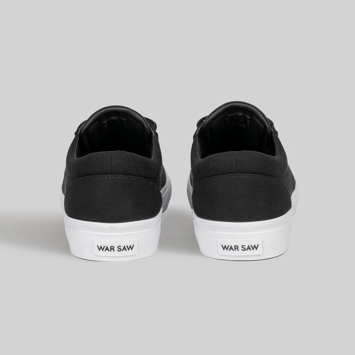 Chapter Low (Black/White)